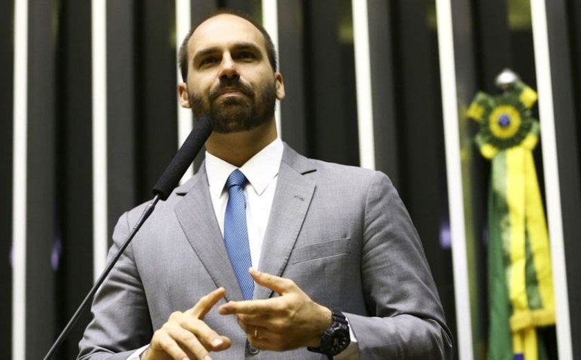 Eduardo Bolsonaro posta vídeo antigo de Amorim com Maduro após montagem com IA