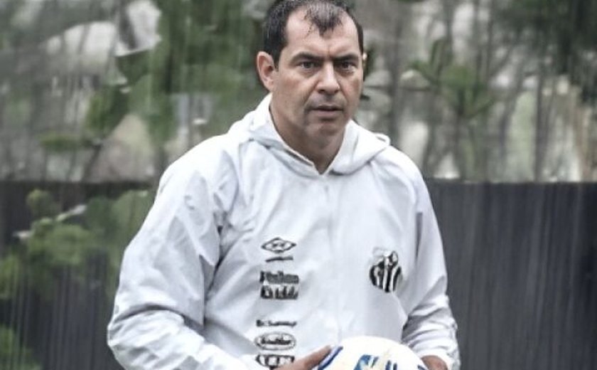 Carille não dá 'bola' para vaias e prepara Santos sem alterações para duelo com o Operário-PR