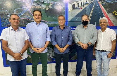 Deputado Galba Novaes e prefeito solicitam do DER melhorias nas estradas de acesso à Anadia