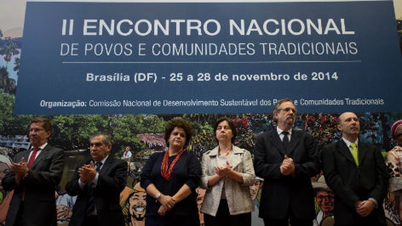 Carvalho: Dilma valoriza o diálogo com o povo e o combate à corrupção