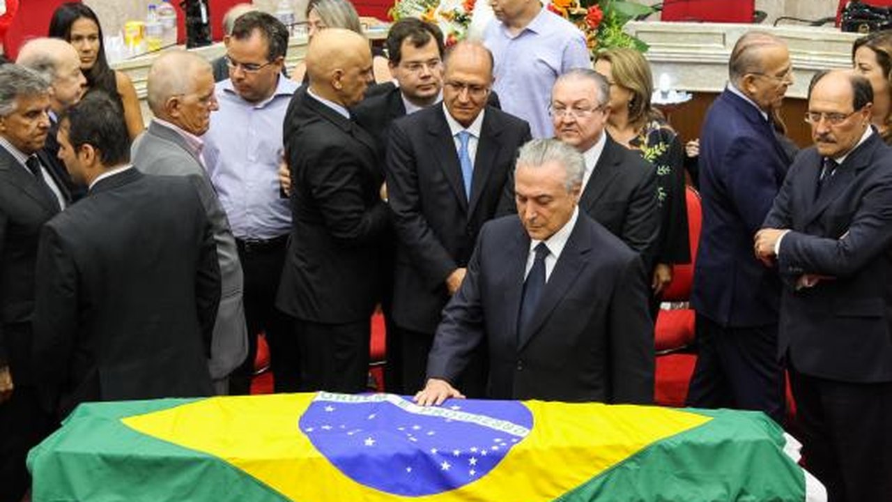 Corpo de Teori Zavascki é enterrado em Porto Alegre