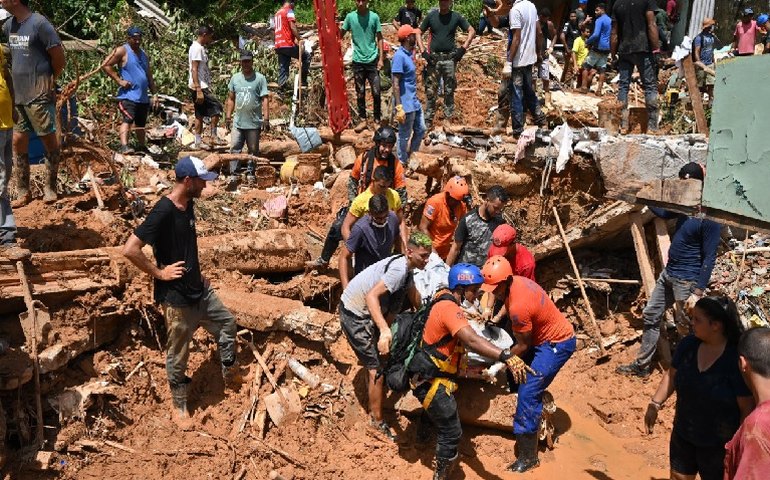 ‘Quero dar enterro digno para meu filho e minha nora e tocar a vida’