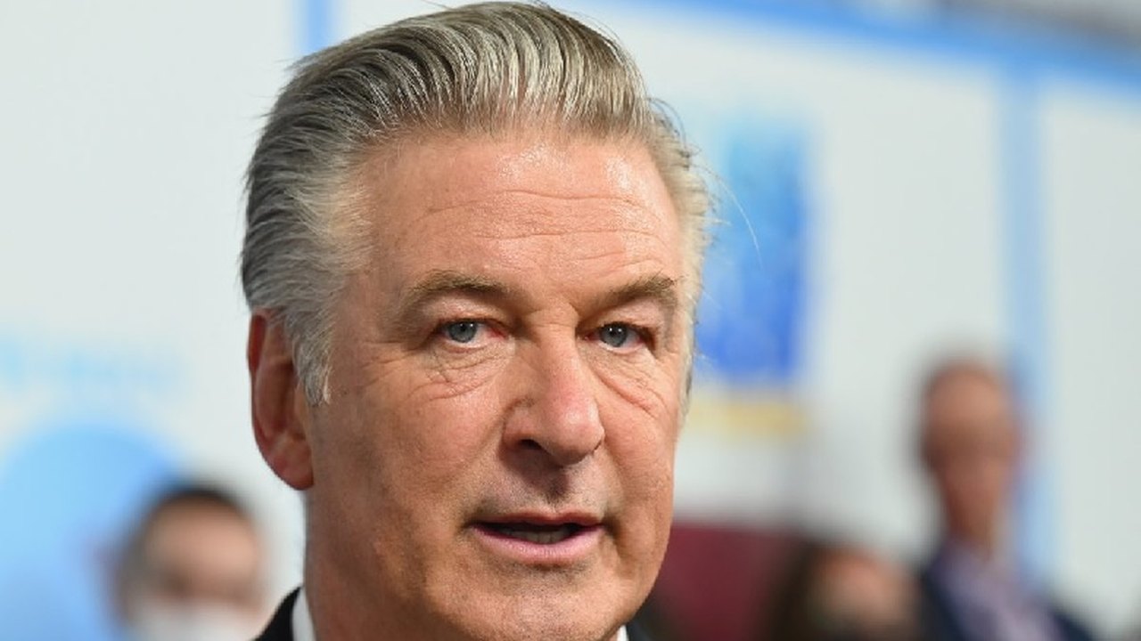 Promotora vê homicídio culposo no tiro de Alec Baldwin em filmagem