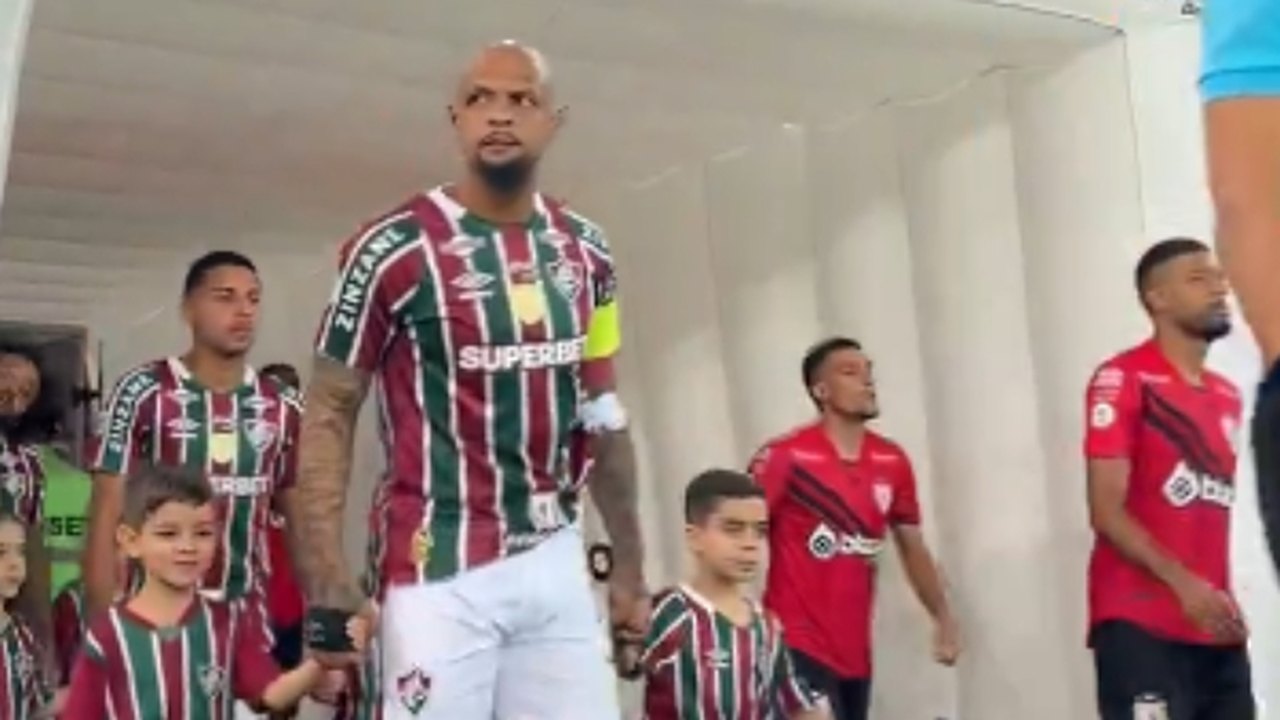 Sob vaias e com confusão no fim, Fluminense leva virada do Atlético-GO e entra na zona de queda