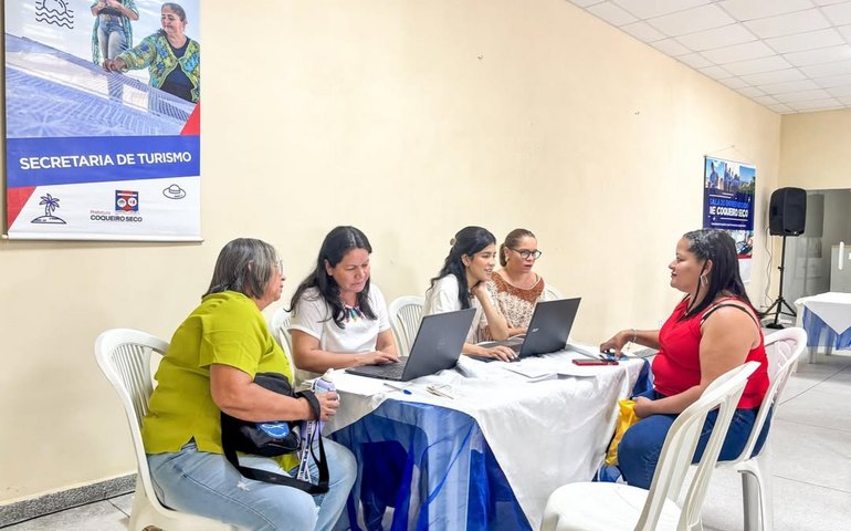 Governo de Alagoas formaliza atividade de cerca 100 artesãos do município de Coqueiro Seco