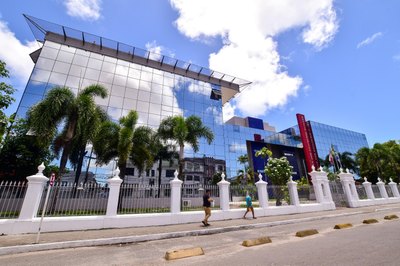 Após notícias falsas sobre atrasos de salários, Governo de Alagoas confirma pagamento de servidores para terça-feira (27)