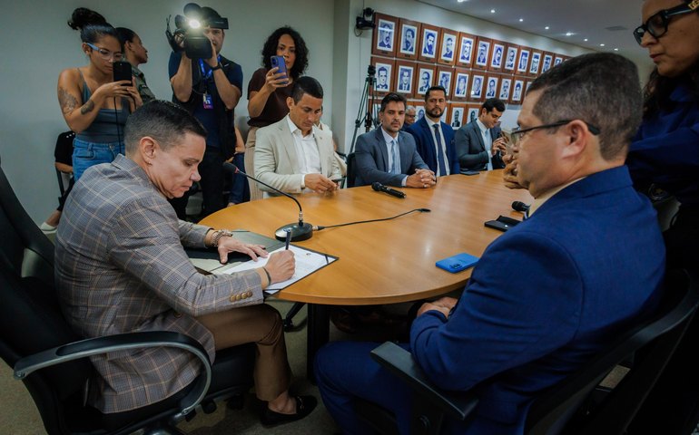 Governo de Alagoas assina acordo administrativo para majoração da carga horária dos policiais civis