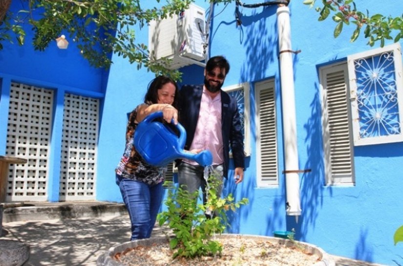Educação reutiliza água de ares-condicionados para regar plantas e limpeza