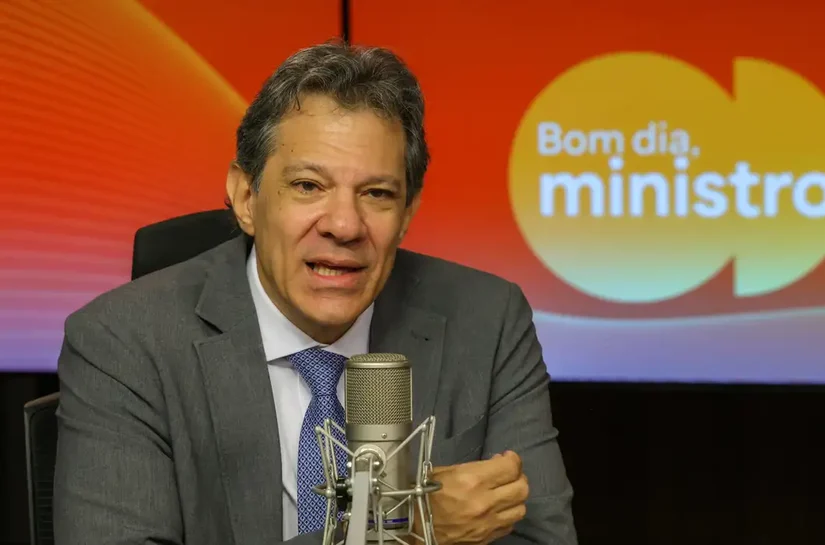 Tarifaço prejudicou mais que beneficiou população dos EUA, diz Haddad