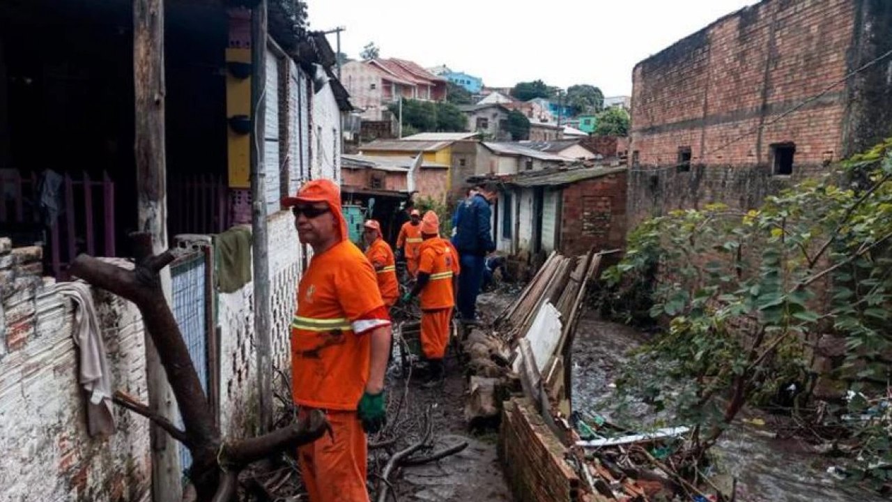 Homem salva mulher, sogra e enteados, mas morre durante enxurrada em Porto Alegre