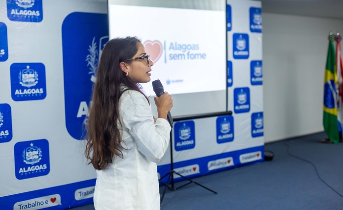 Secretária Paula Dantas fala sobre programa para combater a fome