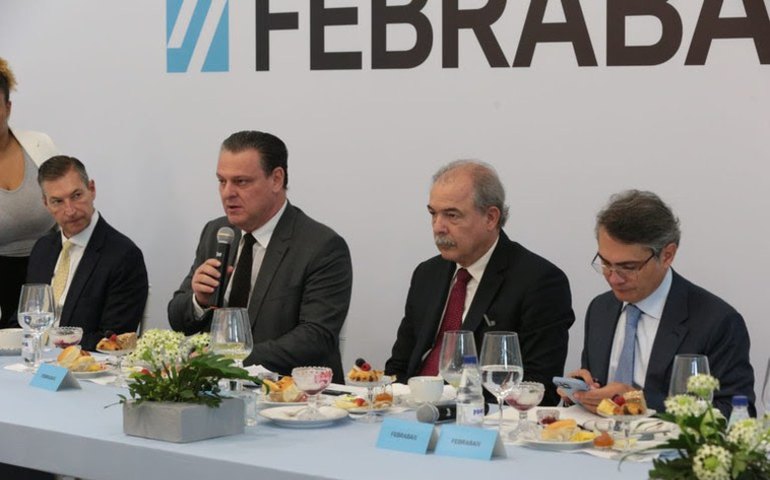 Na Febraban, ministro Carlos Fávaro reforça a importância de investimento no agro sustentável