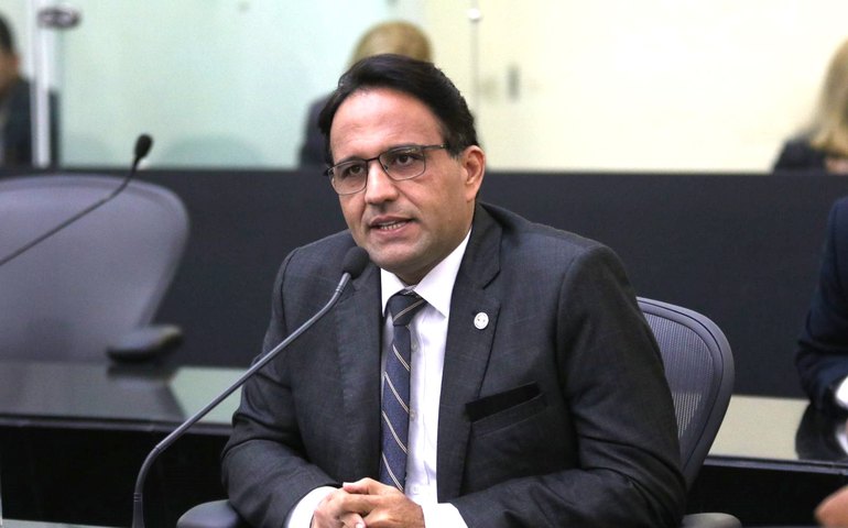 Projeto determina que empresas de energia elétrica realizem a 'poda alta'