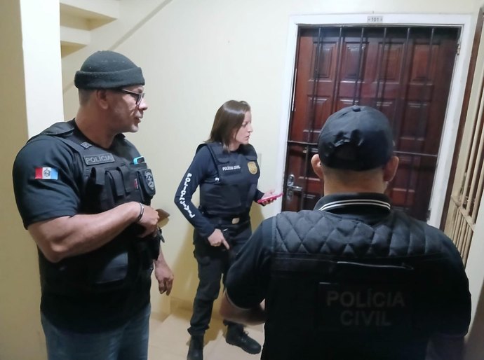 Polícia Civil realiza operação contra homicídios e prende suspeito de triplo assassinato