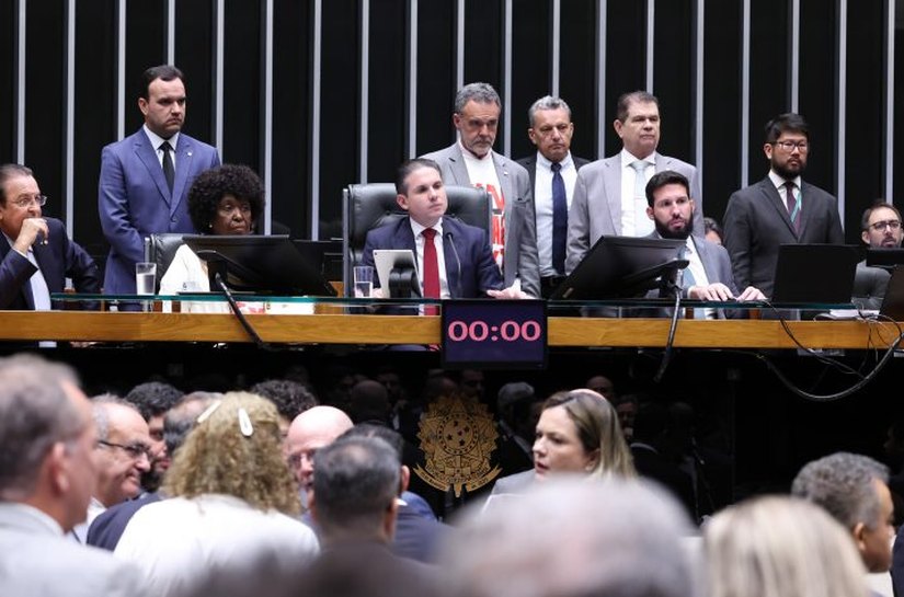Aprovação da PEC do fim da escala 6x1 acende alerta para empresas sobre adaptação trabalhista