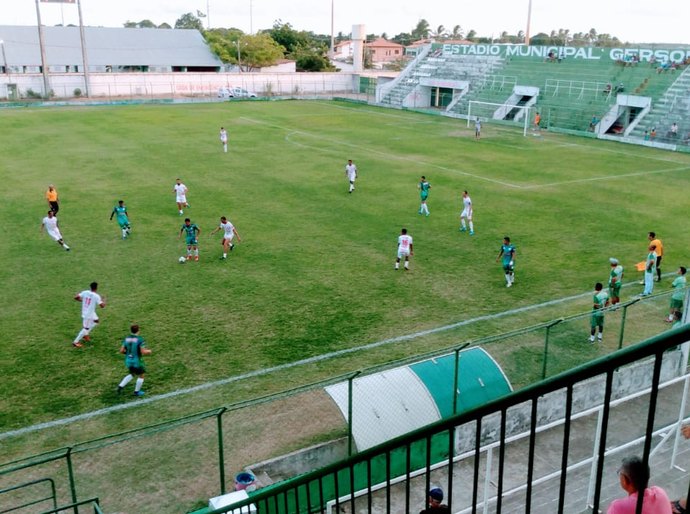 Coruripe vence jogo amistoso contra o Dorense no estádio Gerson Amaral