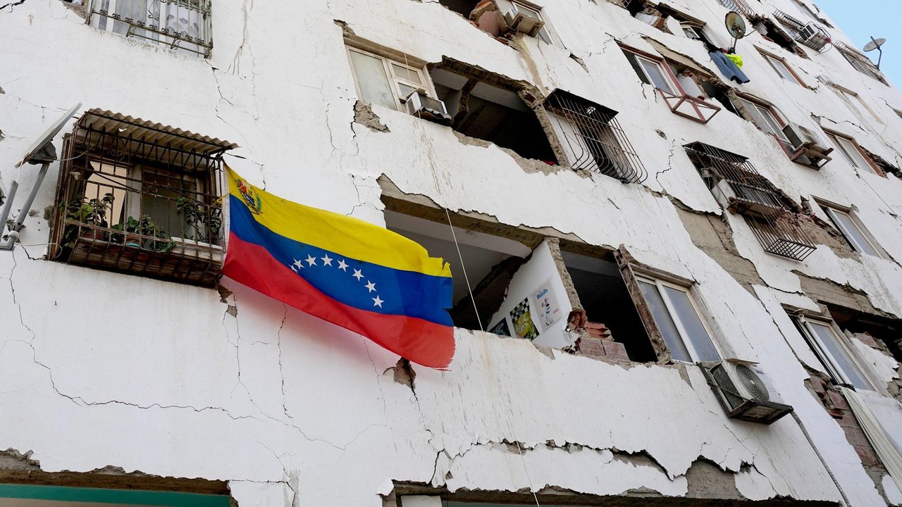 À Sputnik Brasil, venezuelano diz que fé no resgate de sobreviventes e união internacional movem país