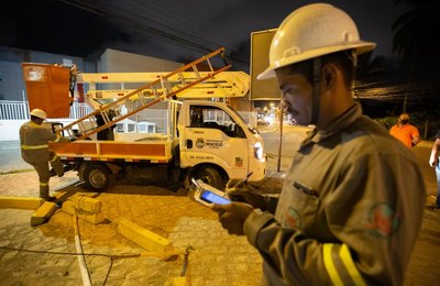 Sima atendeu a 30 mil solicitações para manutenção de luminárias em Maceió
