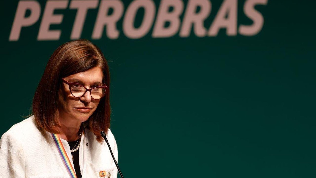 Magda Chambriard diz que gasolina e diesel podem ficar mais baratos