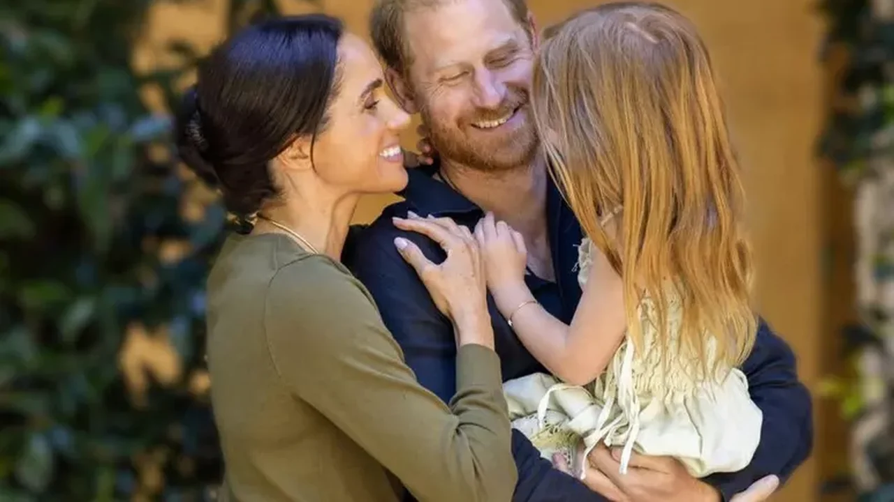 Meghan e filhos deverão se juntar a Harry no Reino Unido, diz mídia