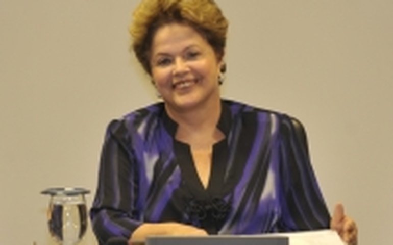 Dilma faz balanço de programas educacionais e diz que setor é passaporte para o futuro