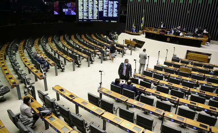 Para ambientalistas, PL enfraquece a atuação do MS, Anvisa, Ministério do Meio Ambiente e Ibama Para ambientalistas, PL enfraquece a atuação do MS, Anvisa, Ministério do Meio Ambiente e Ibama