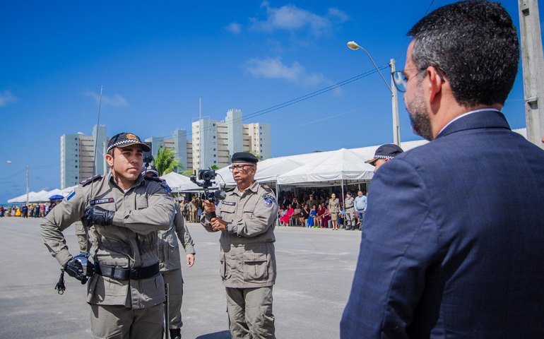 Governador Paulo Dantas participa da maior promoção de policiais militares de Alagoas