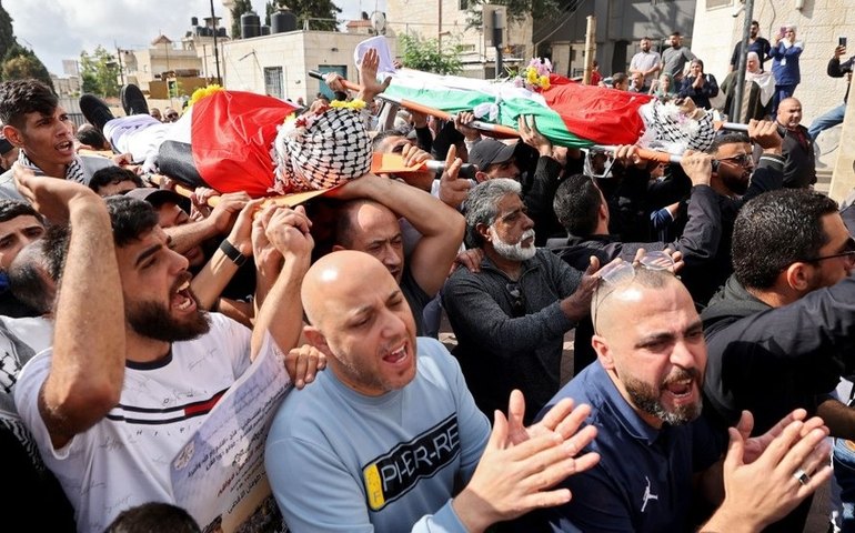 Três mortos após ataque israelense perto de campo de refugiados na Cisjordânia