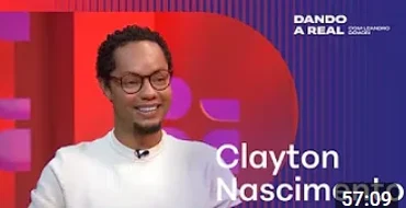 Dando a Real com Leandro Demori entrevista o ator e dramaturgo Clayton Nascimento