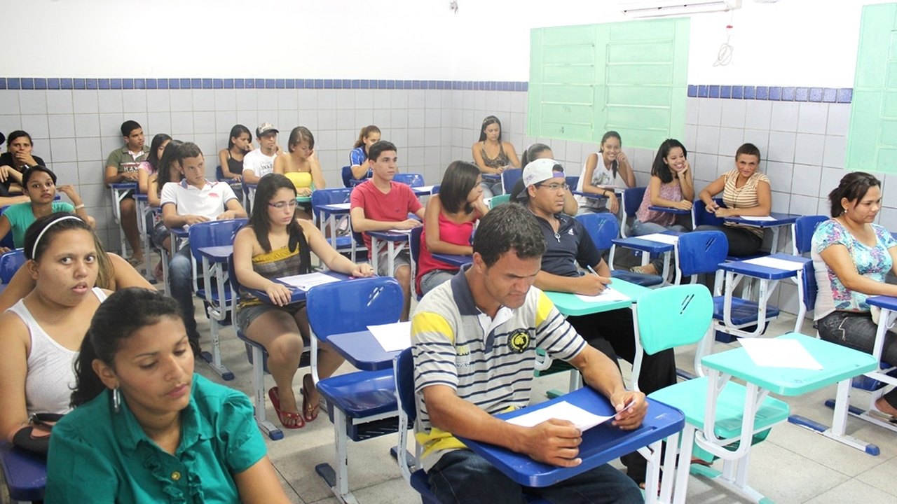 Cursinho preparatório beneficia alunos em Boca da Mata