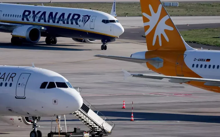 UE nega 'carência sistemática' de combustível para aviação