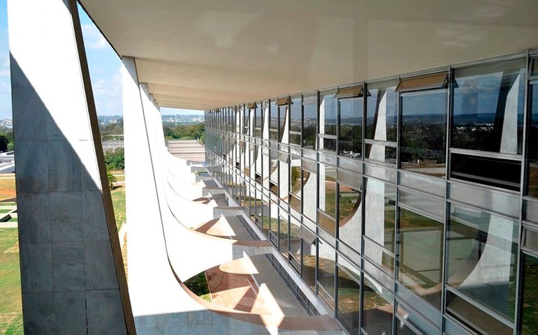 Servidores e empregados do Poder Executivo têm reajuste de 9%