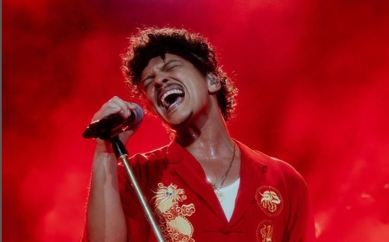 'Die with a smile': Lady Gaga e Bruno Mars encarnam visual country dos anos 1970 para lançar nova música; ouça