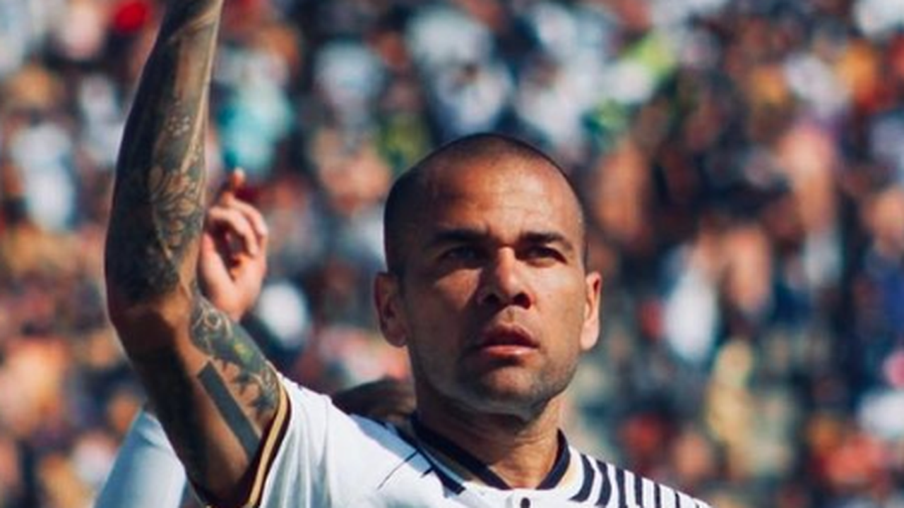 Filha de Daniel Alves quis 'mudar de nome' após receber mensagem do pai preso, diz ex-mulher