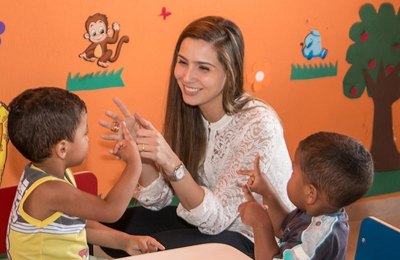 Projeto concede título de cidadania alagoana a 1ª dama, Renata Calheiros