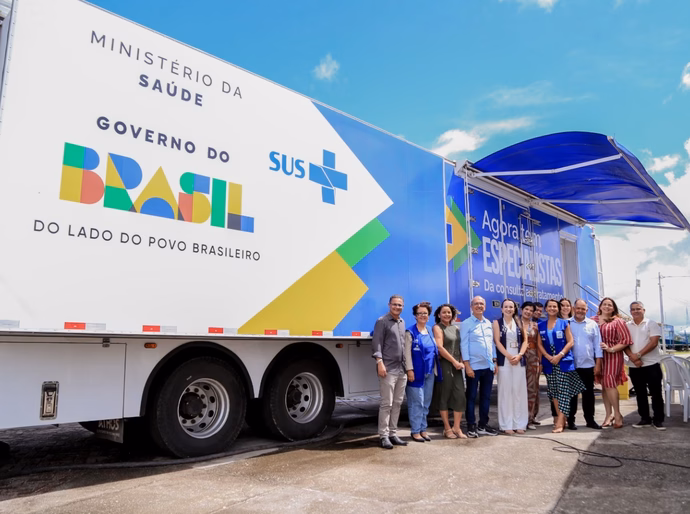 Representante do Ministério da Saúde visita carreta de exames de imagem em São José da Laje (AL)