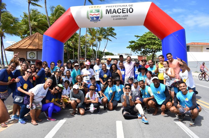 Praia Acessível leva esportes e lazer para a orla de Pajuçara