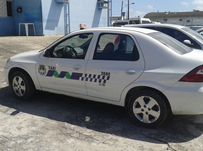 Lei municipal nº 6.585 regulamenta transferência de permissão de táxi