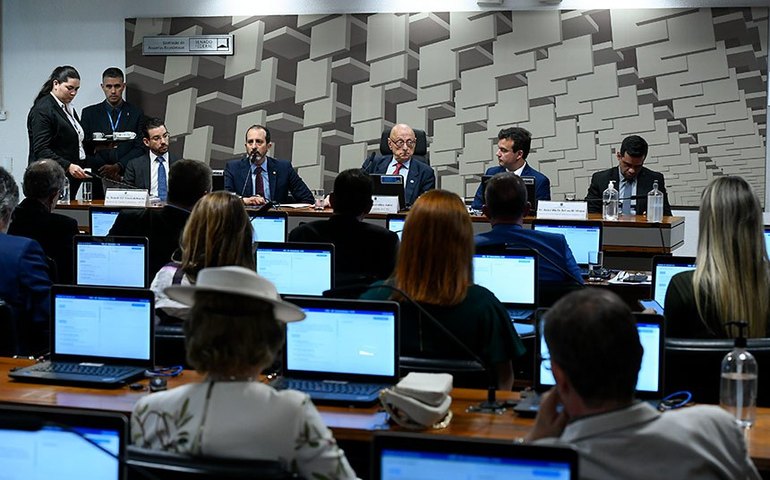 Debatedores reconhecem avanços, mas fazem sugestões para a reforma tributária