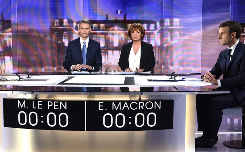Macron apresenta denúncia contra alegações de que ele teria conta em paraíso fiscal