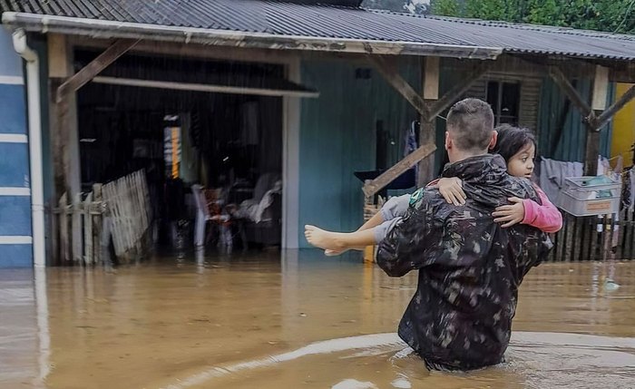 Calamidade pública com chuvas e inundações no Rio Grande do Sul Calamidade pública com chuvas e inundações no Rio Grande do Sul