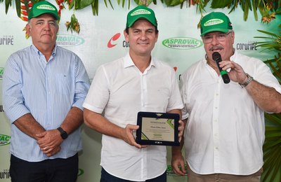 Prefeito Marcelo Beltrão é homenageado durante inauguração da nova sede da Asprovac