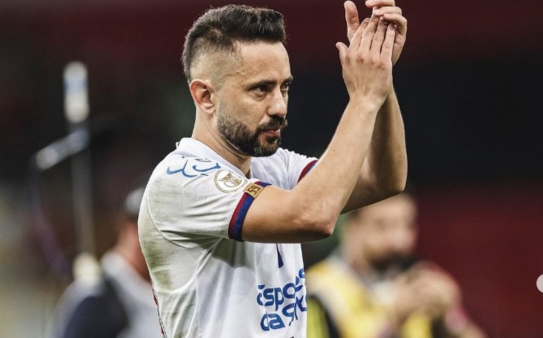 'Noite que nunca esquecerei', posta Everton Ribeiro após reencontro com Flamengo no Maracanã