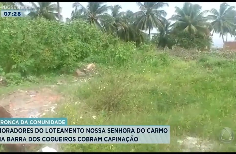 Moradores cobram capinação no loteamento Nossa Senhora do Carmo.jpg