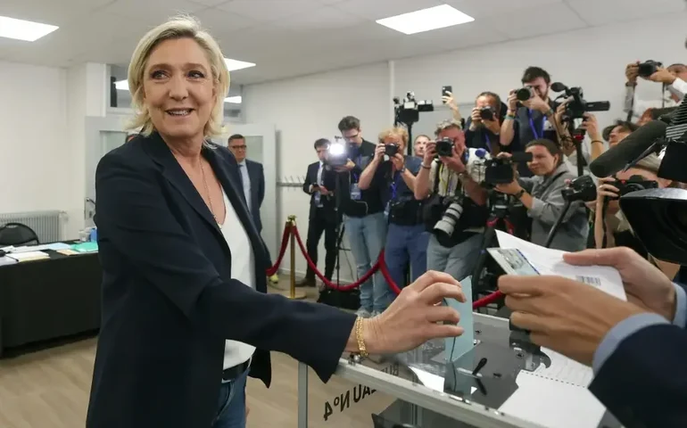Eleições na França: por que distritos com 3 ou mais candidatos no 2° turno podem barrar a ultradireita; Entenda