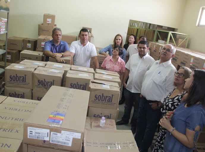 Prefeito Rogério Teófilo acompanha vereadores em visita à CAF de Arapiraca