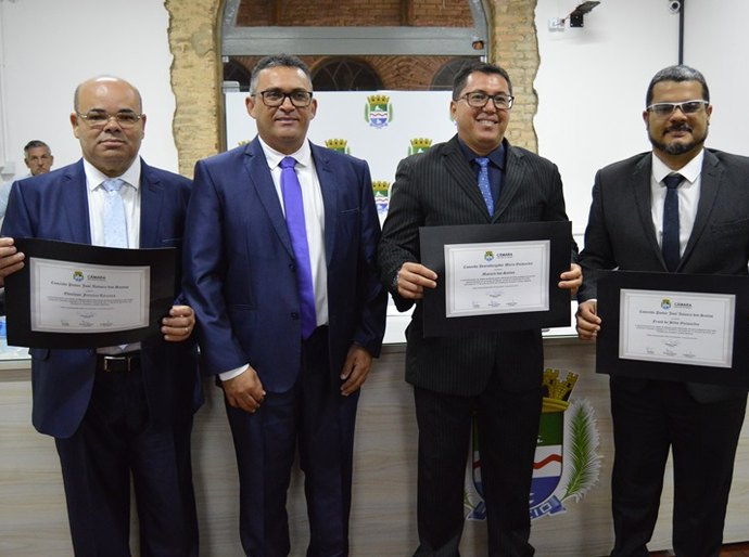 Personalidades religiosas são agraciadas com comendas na Câmara