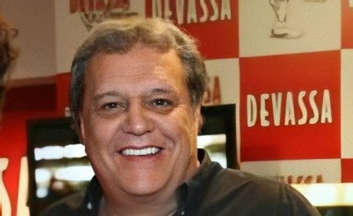 Morre Dennis Carvalho, diretor de ‘Vale Tudo’ e ‘Dancin Days’, aos 78 anos