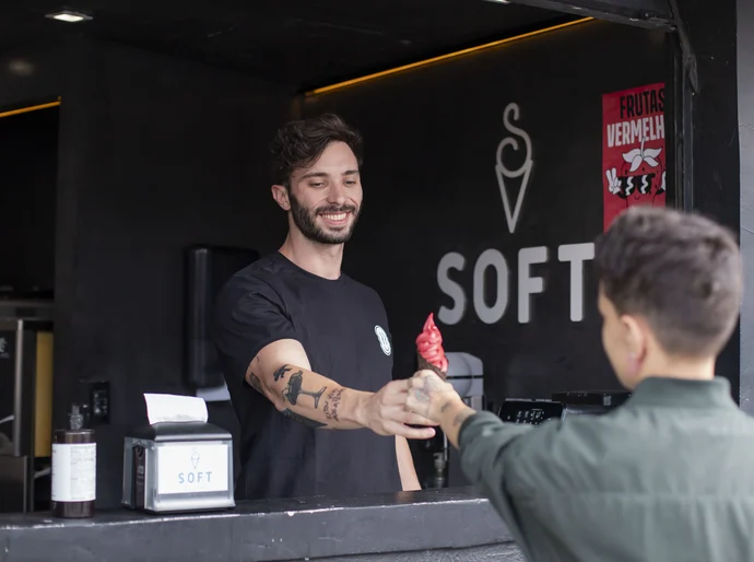 Posso tomar sorvete no inverno? Especialistas falam sobre mito