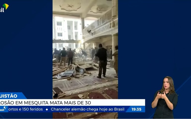 Explosão em mesquita mata quase 60 pessoas no Paquistão